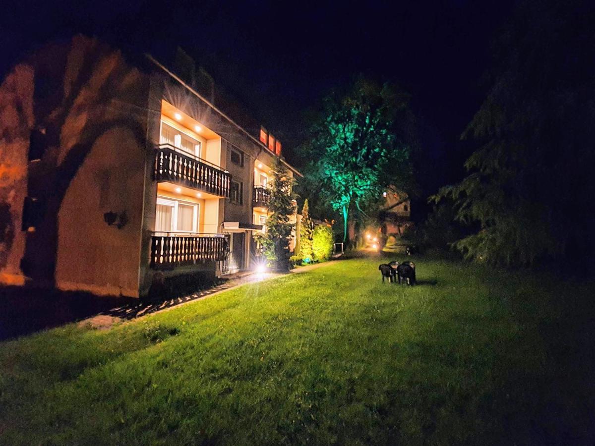 Отель Gasthof Zum Goldenen Hirschen Geroldsgrun Экстерьер фото